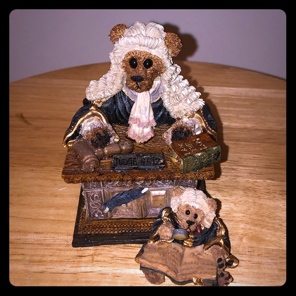 Boyd's Bears Judge Griz...Hissonah